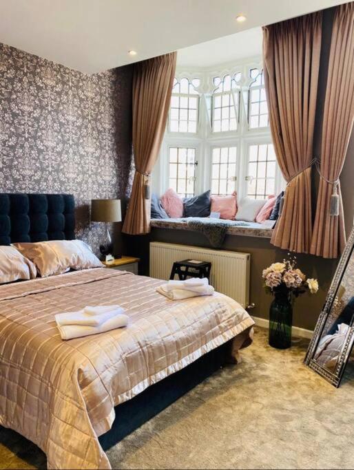 The Most Central Apartment In Canterbury Stunning Interiors, Fully Equipped, City Views And Free Wifi! Luaran gambar