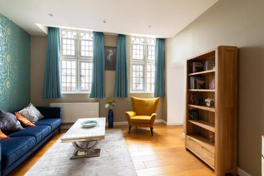 The Most Central Apartment In Canterbury Stunning Interiors, Fully Equipped, City Views And Free Wifi! Luaran gambar
