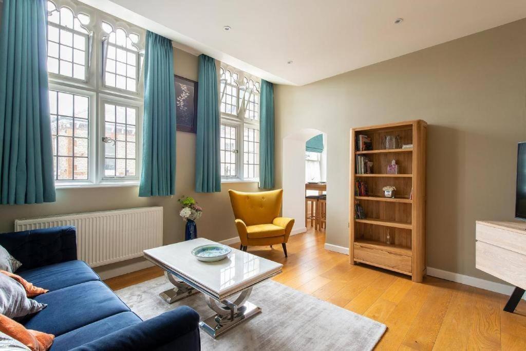 The Most Central Apartment In Canterbury Stunning Interiors, Fully Equipped, City Views And Free Wifi! Luaran gambar