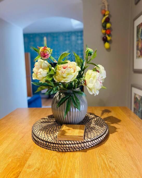 The Most Central Apartment In Canterbury Stunning Interiors, Fully Equipped, City Views And Free Wifi! Luaran gambar