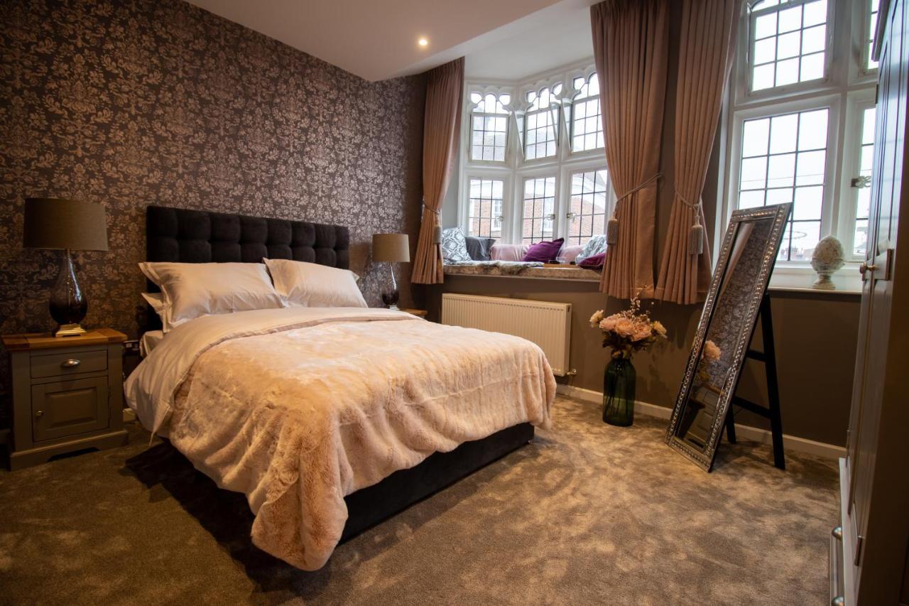 The Most Central Apartment In Canterbury Stunning Interiors, Fully Equipped, City Views And Free Wifi! Luaran gambar