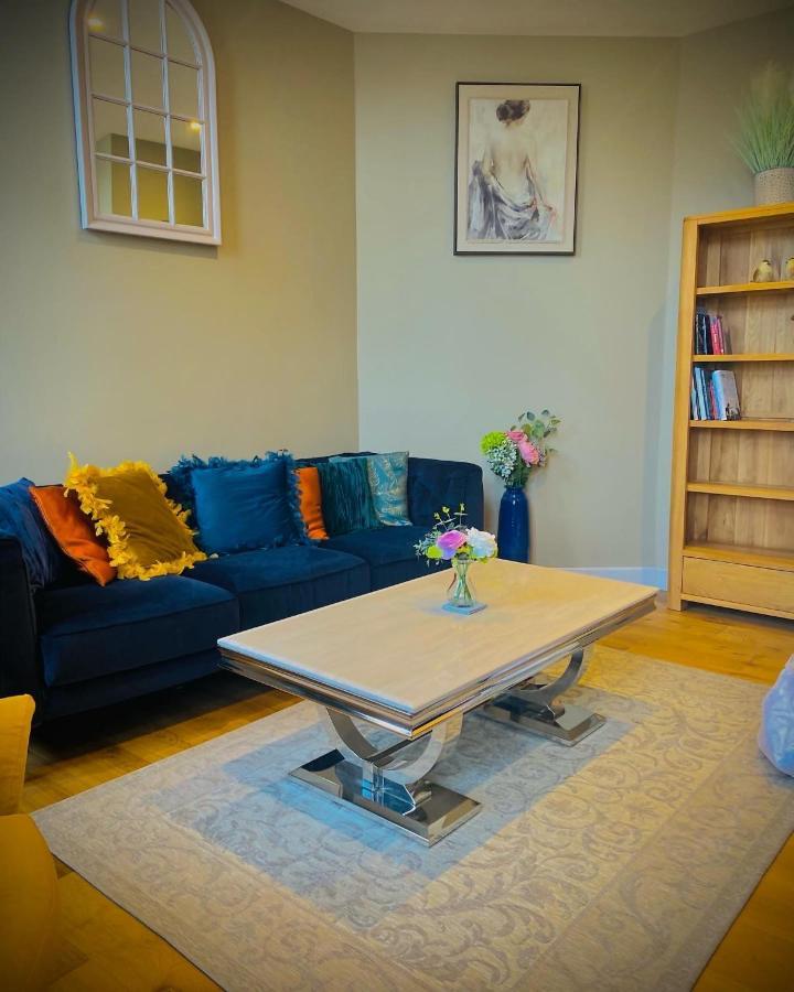 The Most Central Apartment In Canterbury Stunning Interiors, Fully Equipped, City Views And Free Wifi! Luaran gambar