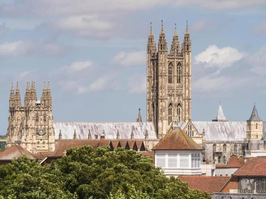 The Most Central Apartment In Canterbury Stunning Interiors, Fully Equipped, City Views And Free Wifi! Luaran gambar
