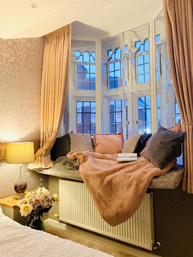 The Most Central Apartment In Canterbury Stunning Interiors, Fully Equipped, City Views And Free Wifi! Luaran gambar