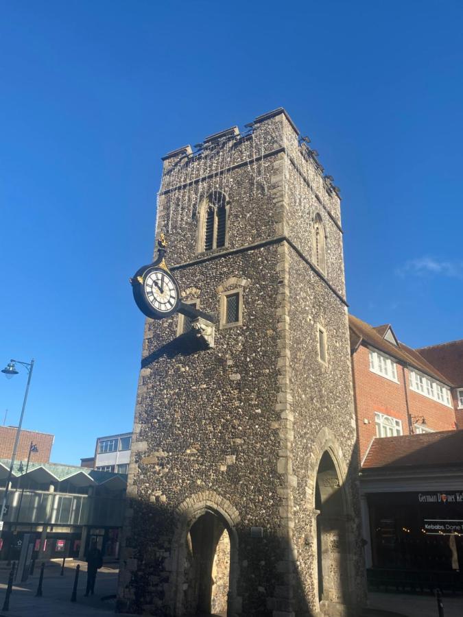 The Most Central Apartment In Canterbury Stunning Interiors, Fully Equipped, City Views And Free Wifi! Luaran gambar