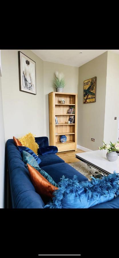The Most Central Apartment In Canterbury Stunning Interiors, Fully Equipped, City Views And Free Wifi! Luaran gambar
